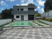 Villa neuve avec piscine à vendre à Ambohimiandra
