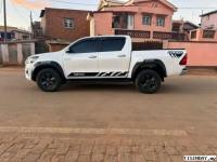 TOYOTA HILUX REVO